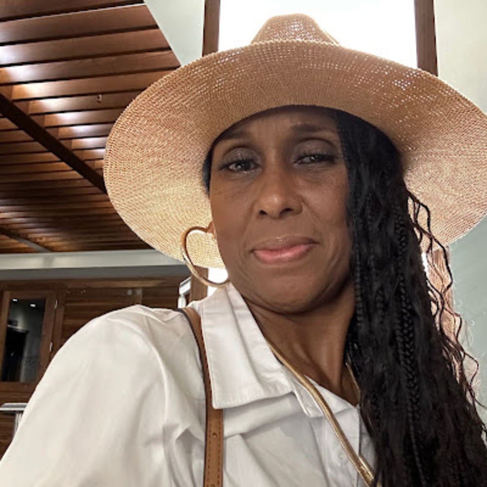 Meet your Posher, Lisa